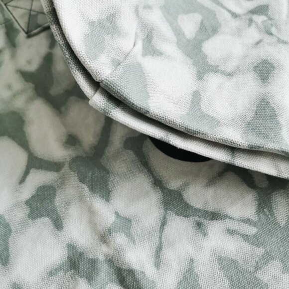 Alo Yoga Tote Bag Stylish Tie-Dye Large Capacity Ideal Gift Trendy Design - Picture 2 of 3